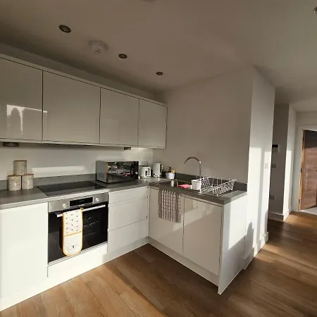 Brand New Trafford Apartment Manchester Exterior photo