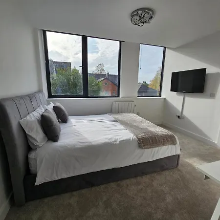 Brand New Trafford Apartment Manchester Exterior photo