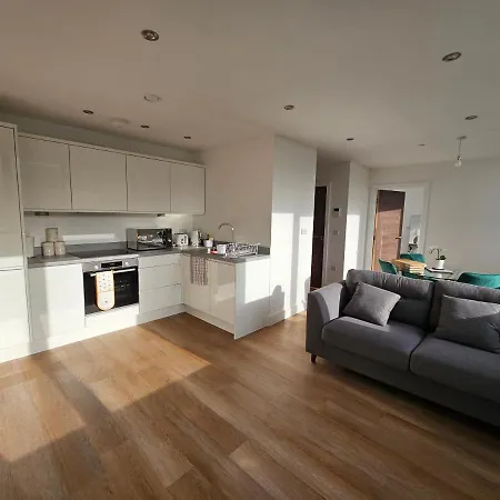 Brand New Trafford Apartment Manchester Exterior photo