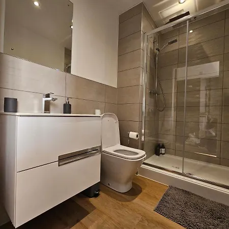 Brand New Trafford Apartment Manchester Exterior photo